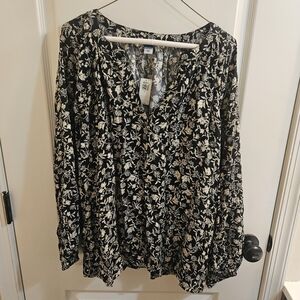Old Navy Black and White Floral Top